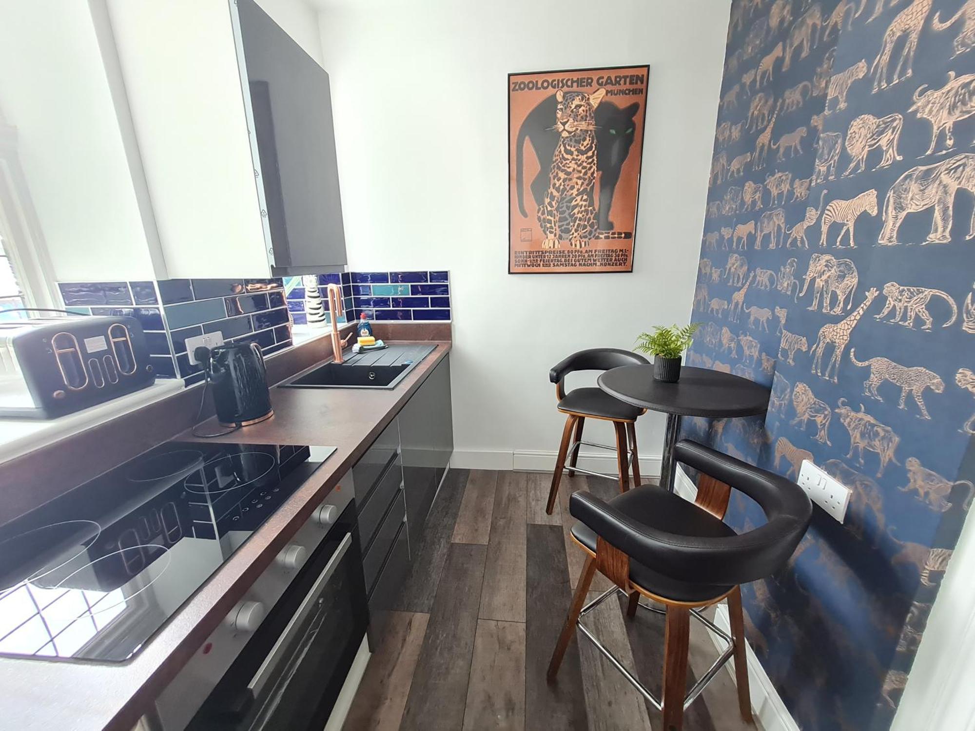 Lemur Lodge - Boutique Apartments - Short Stroll To The Beach Борнмут Экстерьер фото