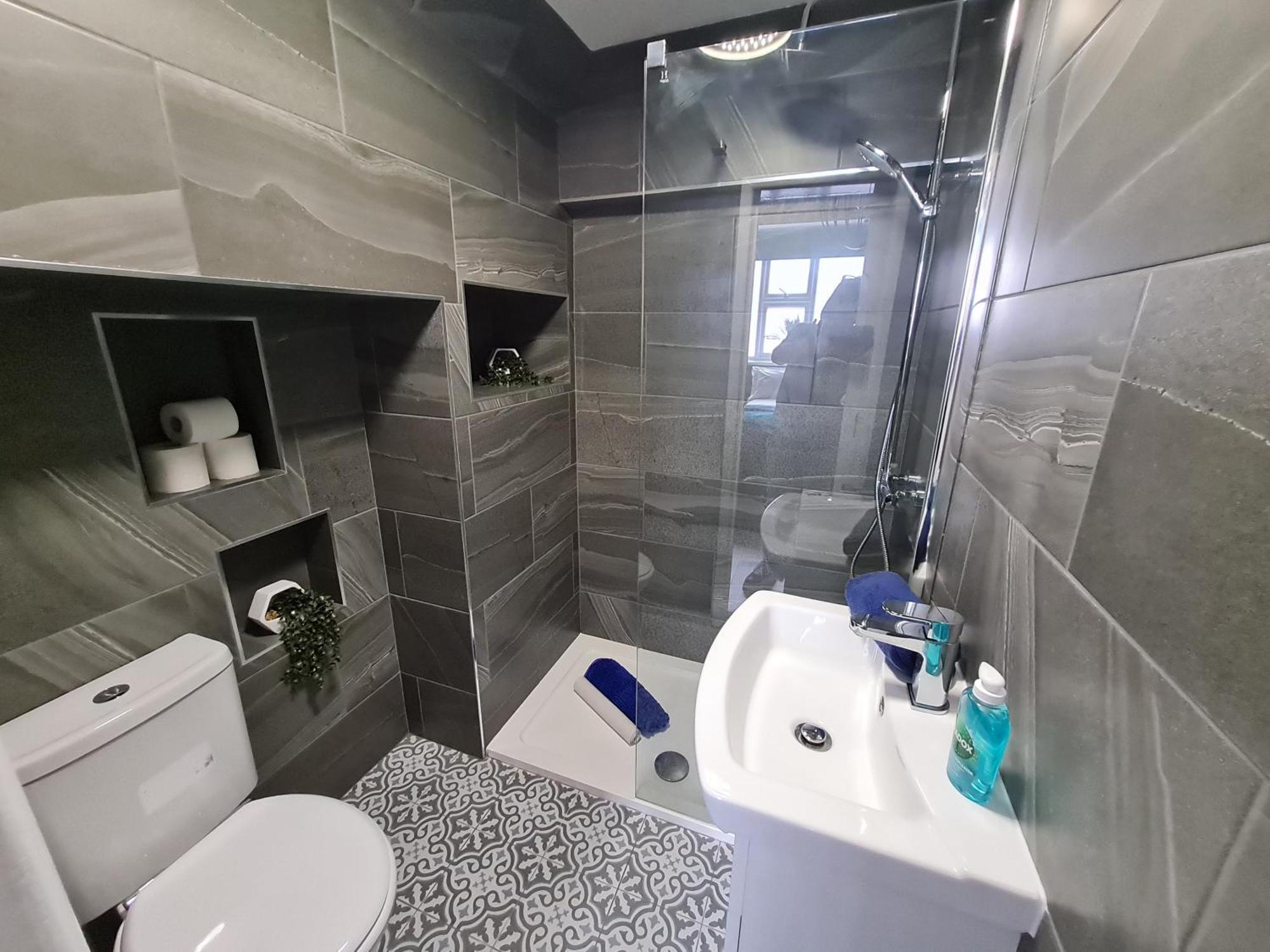 Lemur Lodge - Boutique Apartments - Short Stroll To The Beach Борнмут Экстерьер фото