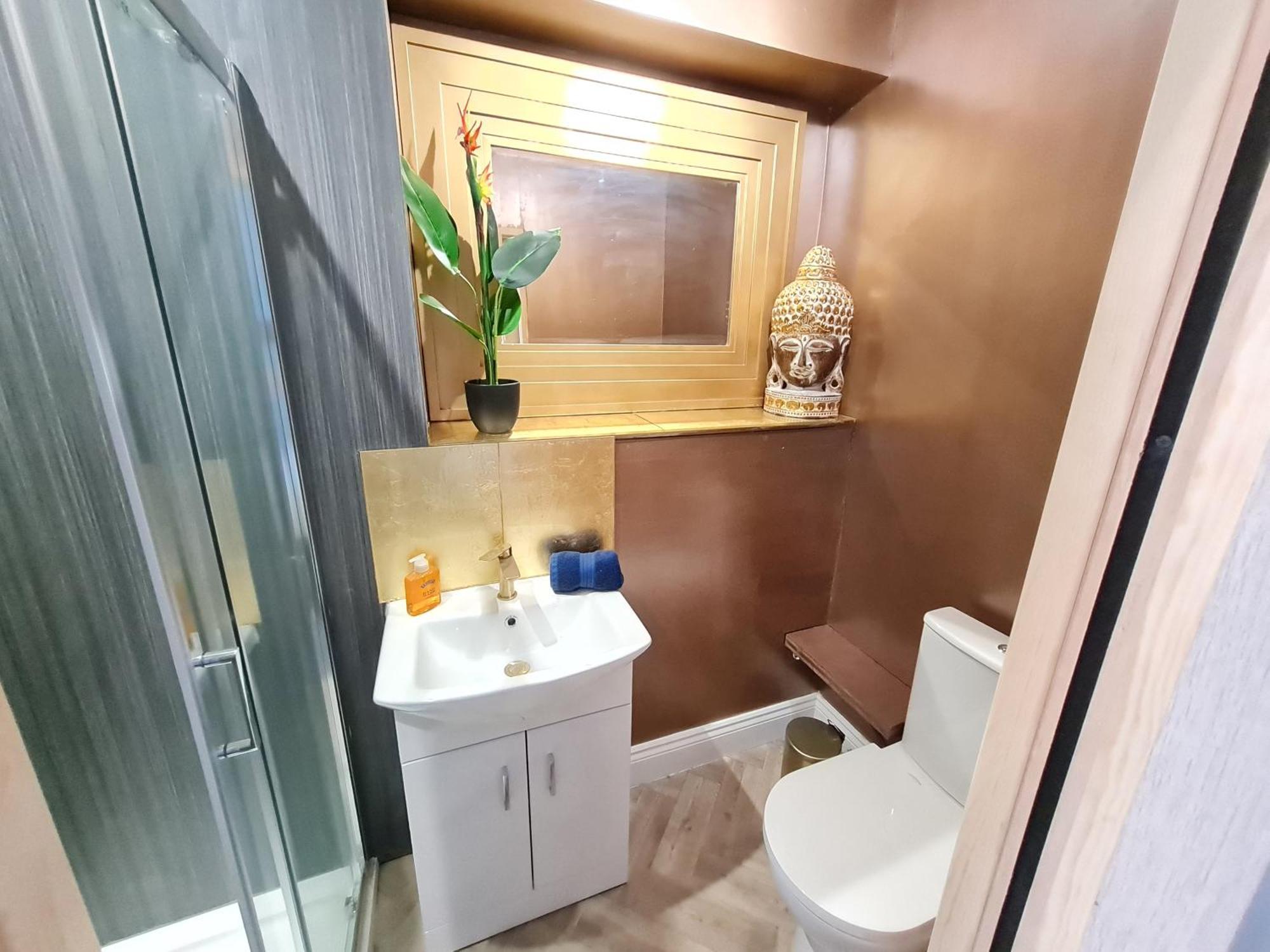 Lemur Lodge - Boutique Apartments - Short Stroll To The Beach Борнмут Экстерьер фото