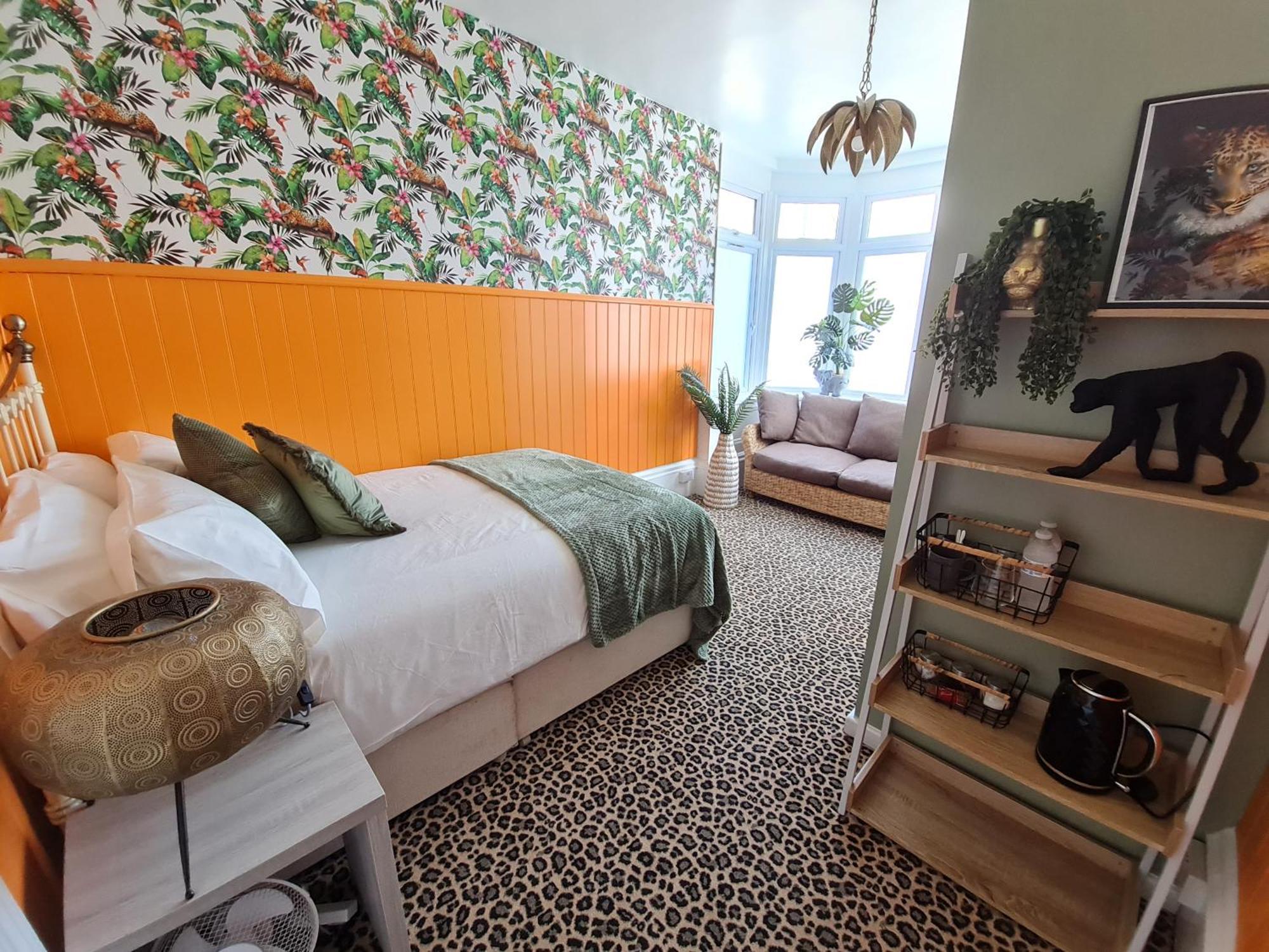 Lemur Lodge - Boutique Apartments - Short Stroll To The Beach Борнмут Экстерьер фото