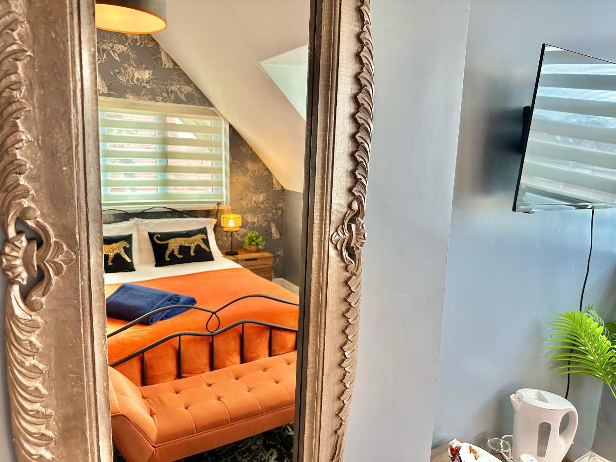 Lemur Lodge - Boutique Apartments - Short Stroll To The Beach Борнмут Экстерьер фото