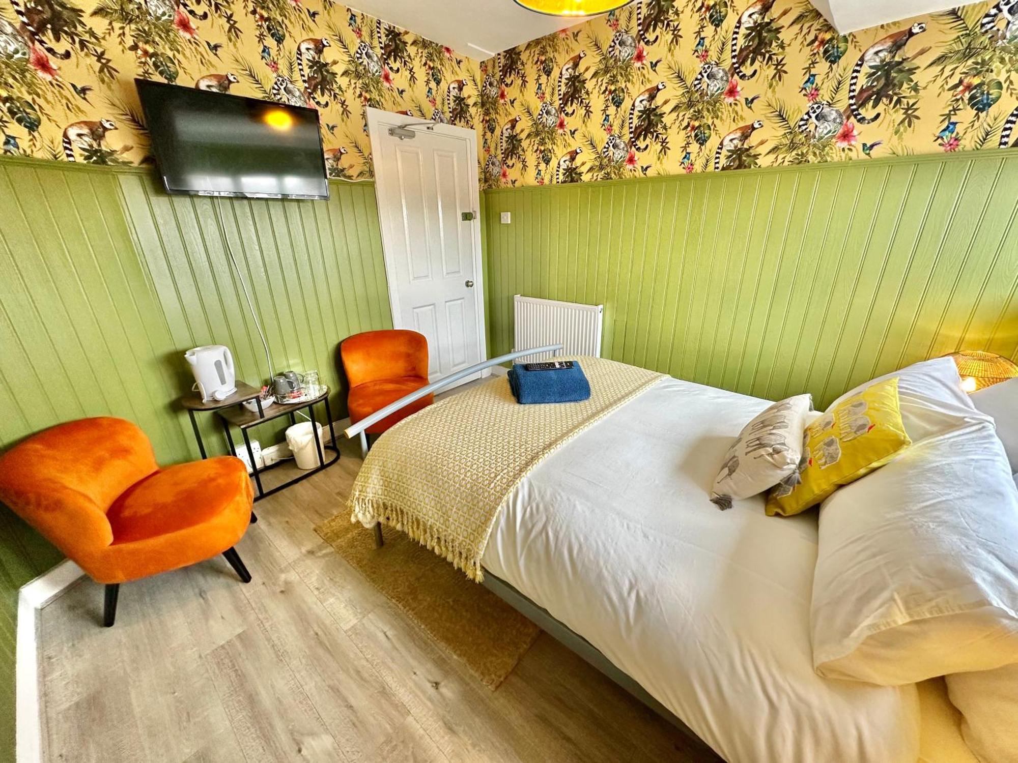 Lemur Lodge - Boutique Apartments - Short Stroll To The Beach Борнмут Экстерьер фото