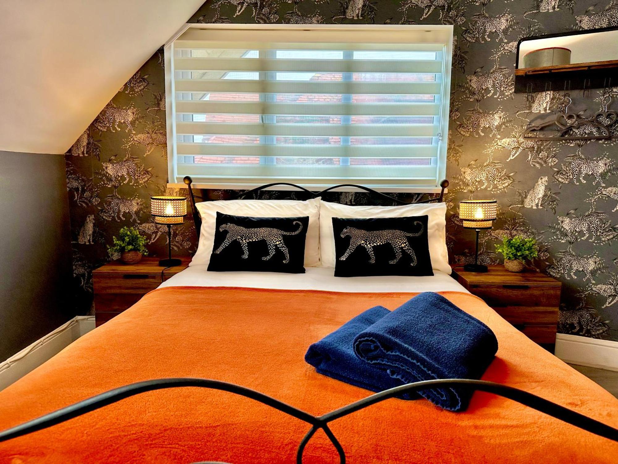 Lemur Lodge - Boutique Apartments - Short Stroll To The Beach Борнмут Экстерьер фото